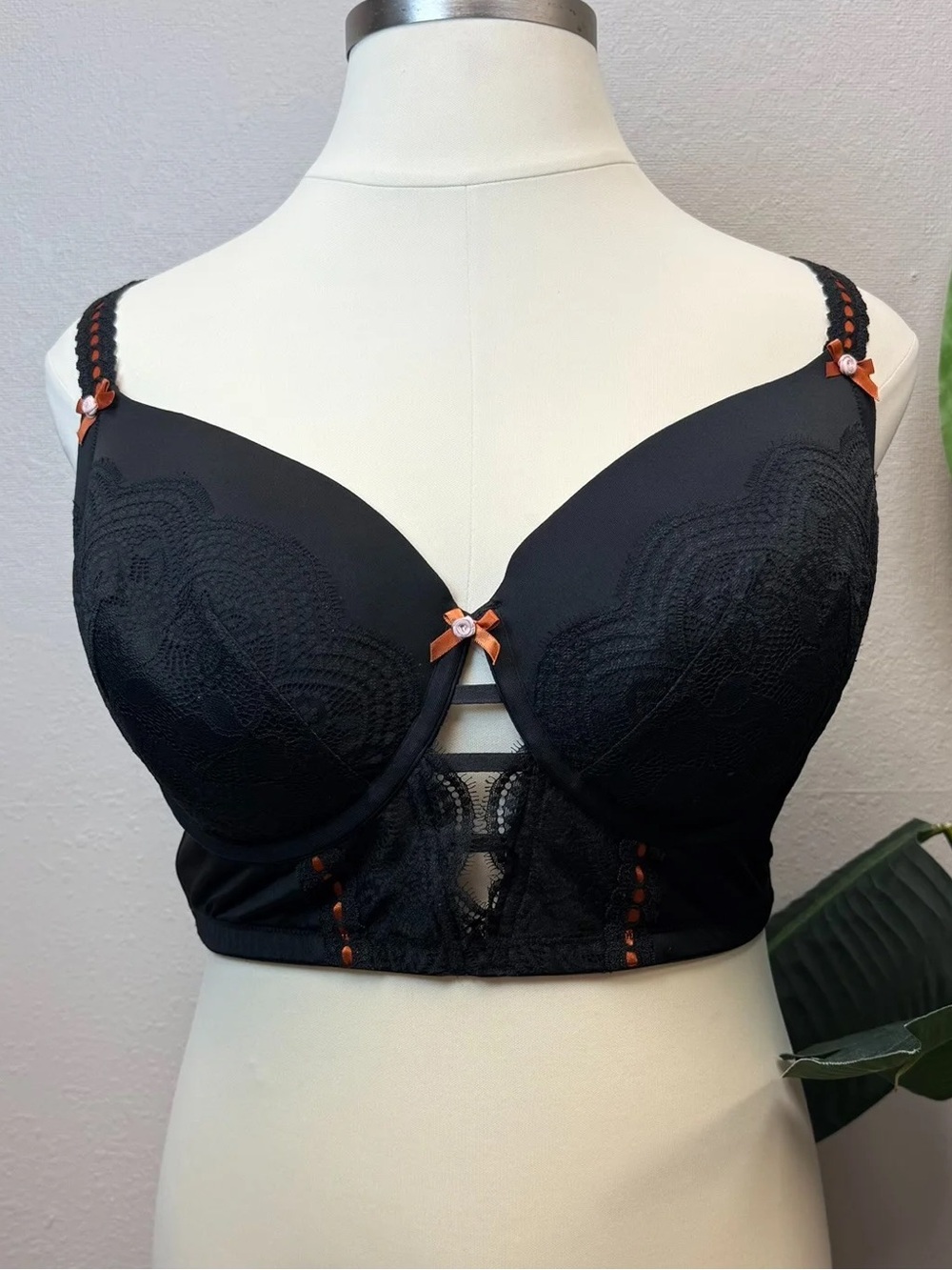 Cacique Black Lightly Lined Balconette Longline Bra - Size 44DDD
